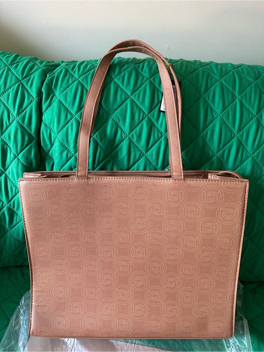 *ON HOLD* -bebe Tan Tote with Pink & Cream - NWT - Picture 7 of 7